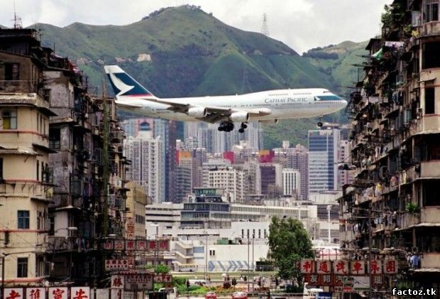 экстремальный аэропорт в Гонконге